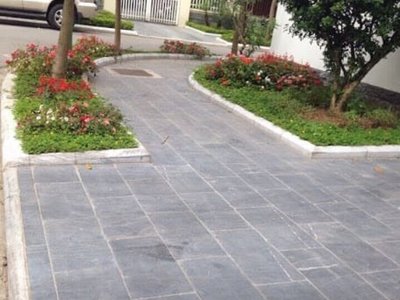 Đá tự nhiên đen mịn lát sân nền thay thế gạch nhân tạo xu thế tất yếu của thời đại.