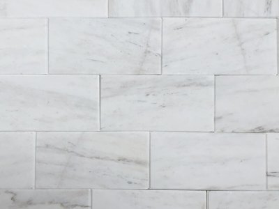 Đá chà cát trắng sữa vát cạnh ốp tường trang trí phòng bếp-giải pháp tuyệt vời thay thế cho sơn truyền thống