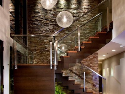 Làm đẹp cầu thang bằng đá tự nhiên